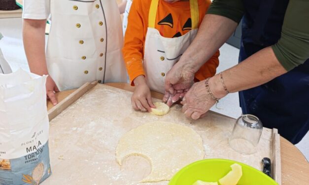 Pieczenie ciasteczek z jabłkiem